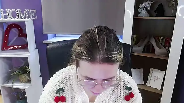 Zoey_Erotic's cam snapshot