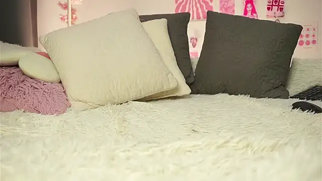 AmiLewis live sex cam