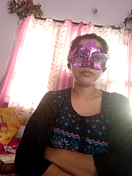 thanusi_2's cam snapshot