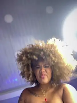 riri_brunnete's cam snapshot