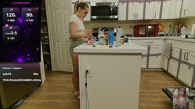 Blondiewithanass's cam snapshot