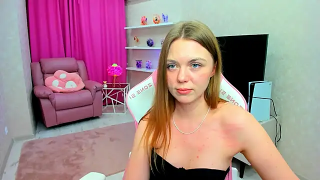 Strawberrye's cam snapshot