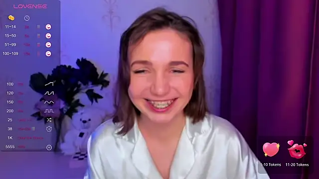 KindHazelHere_'s cam snapshot