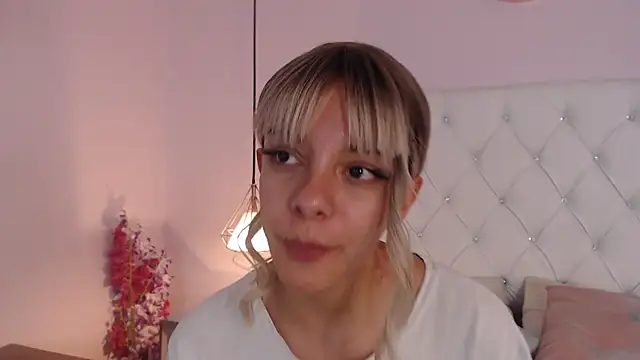 peyton_golden1's cam snapshot