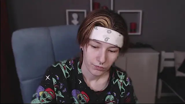 guitarandangell's cam snapshot