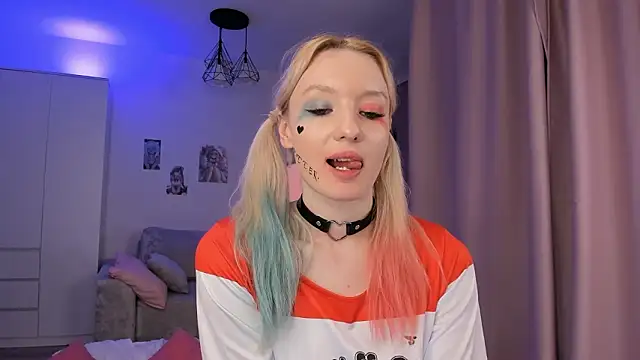 Tiffany_Paw's cam snapshot