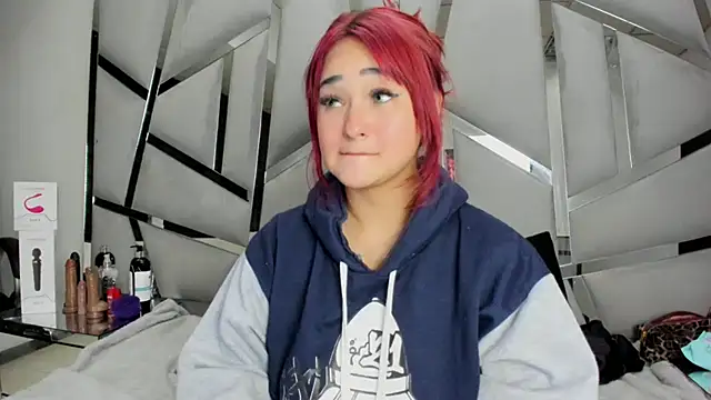 Catherinee69_x's cam snapshot