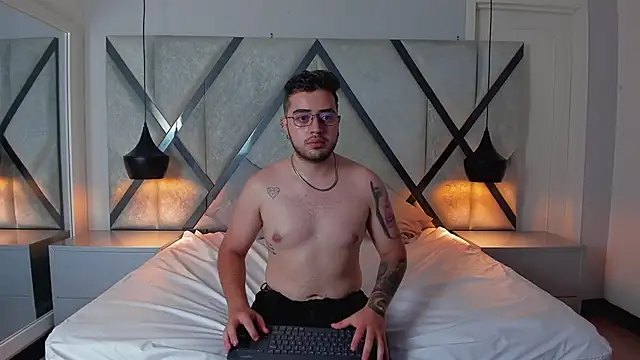 Ethan_Greys's cam snapshot