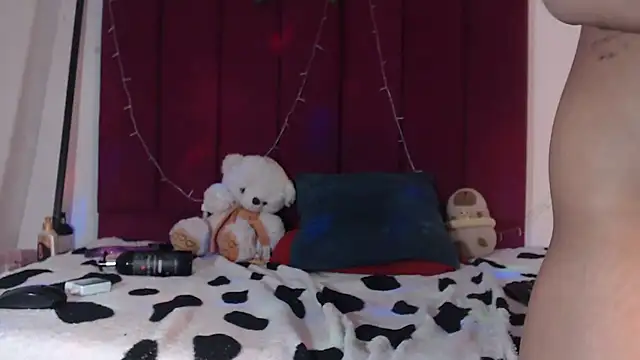 Tinyy_Star's cam snapshot