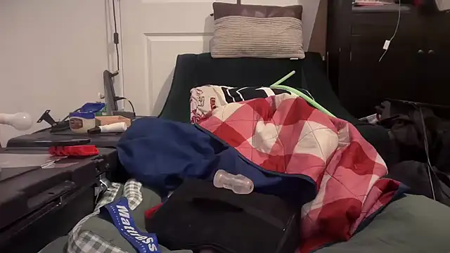 jasoncali305's cam snapshot