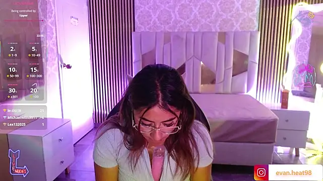 Livglow_tay's cam snapshot