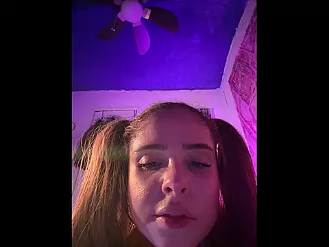 LoganPeny live sex cam