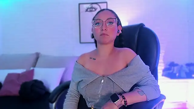 lucy_neil's cam snapshot