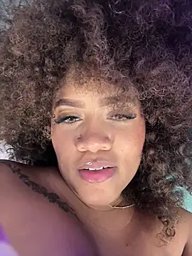 riri_brunnete's cam snapshot