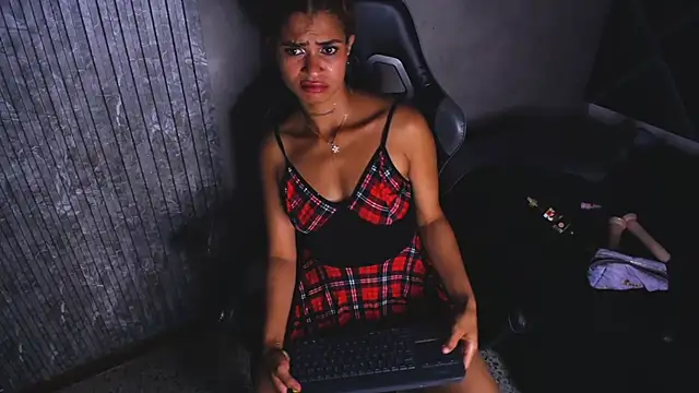 Saray-sexy1's cam snapshot