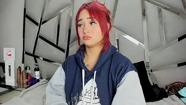 Catherinee69_x's cam snapshot