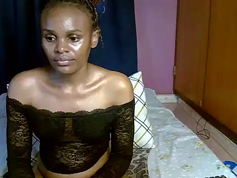 Queen_petite_'s cam snapshot