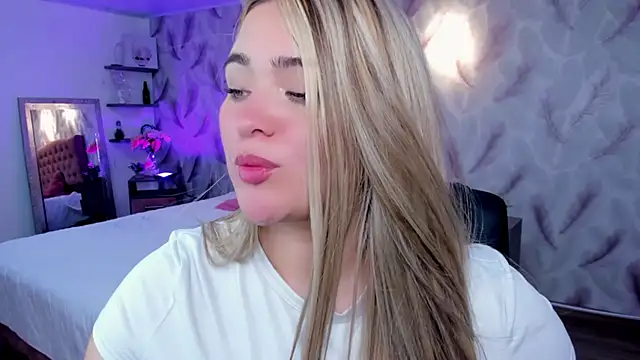 Luna_volk_'s cam snapshot