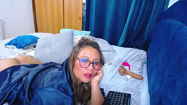 mondirty70's cam snapshot