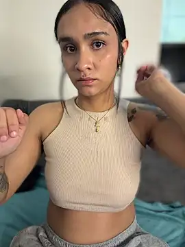 Isabella-Teen's cam snapshot