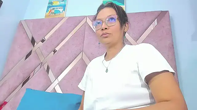 Valeria_gil_'s cam snapshot