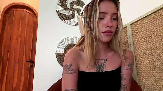 MartinaDeoliveira's cam snapshot