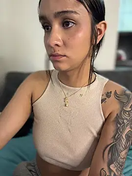 Isabella-Teen's cam snapshot