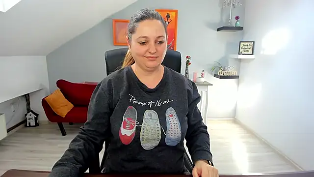 LollaGirl's cam snapshot