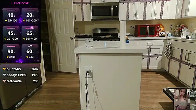 Blondiewithanass's cam snapshot