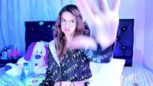 Sofiia_cute_'s cam snapshot