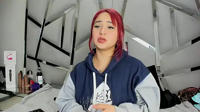 Catherinee69_x's cam snapshot