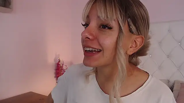 peyton_golden1's cam snapshot