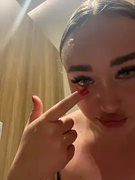 KiraSunshine's cam snapshot