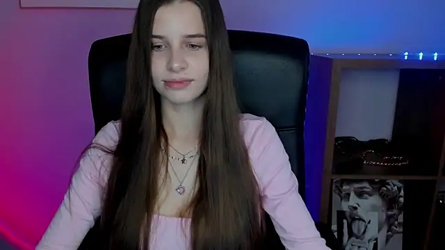 LuxMaya's cam snapshot