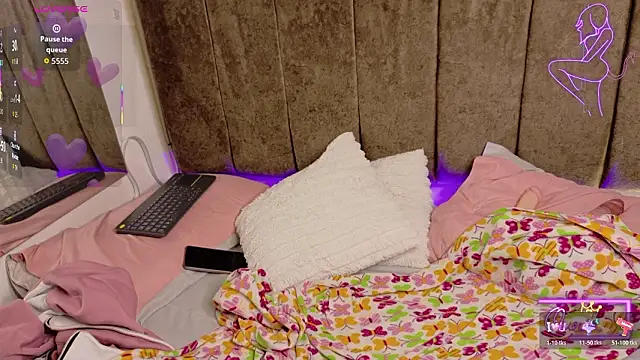 lily_beet's cam snapshot