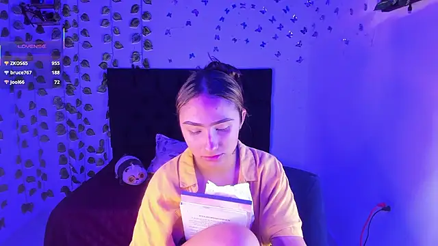 Anna_valerious7's cam snapshot