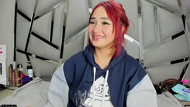 Catherinee69_x's cam snapshot