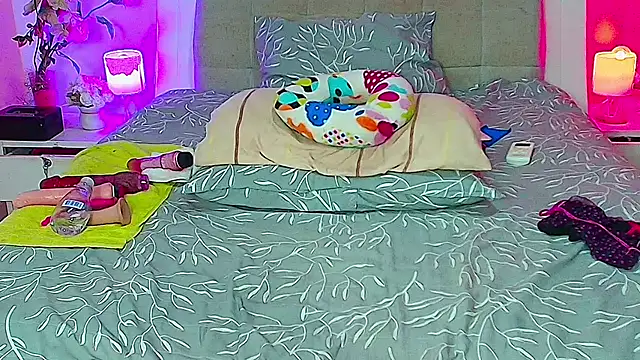 Kendralove31xxx's cam snapshot