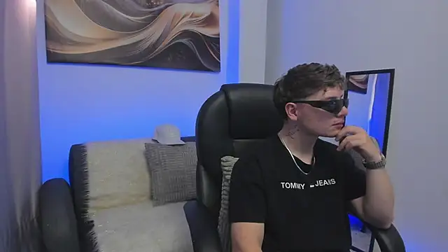 Leoo_Miller's cam snapshot