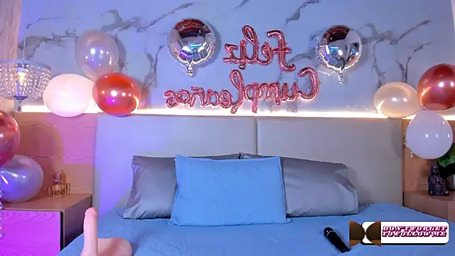 ValSmith_'s cam snapshot