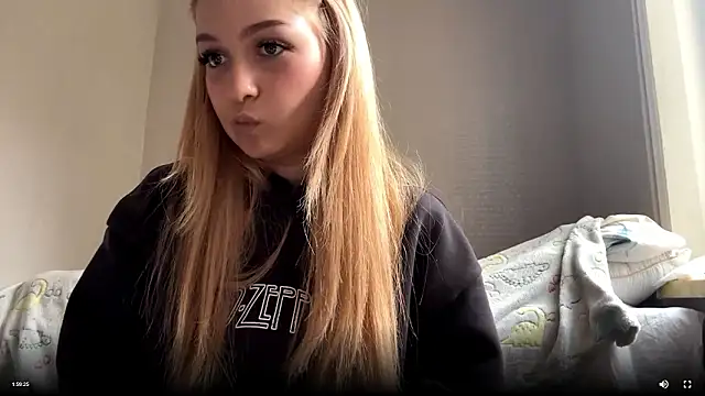 SaraHayley's cam snapshot