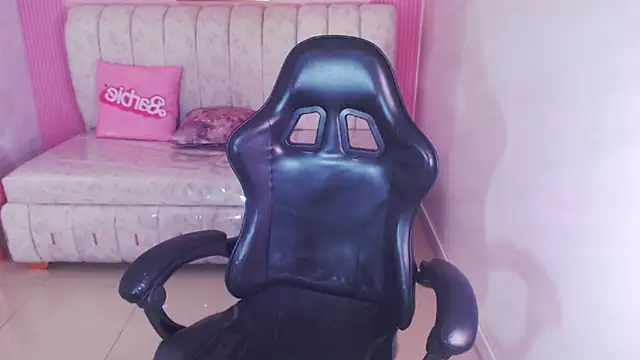 ambar_fox_s's cam snapshot