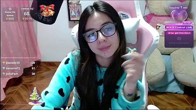 Maggie_Fox3's cam snapshot