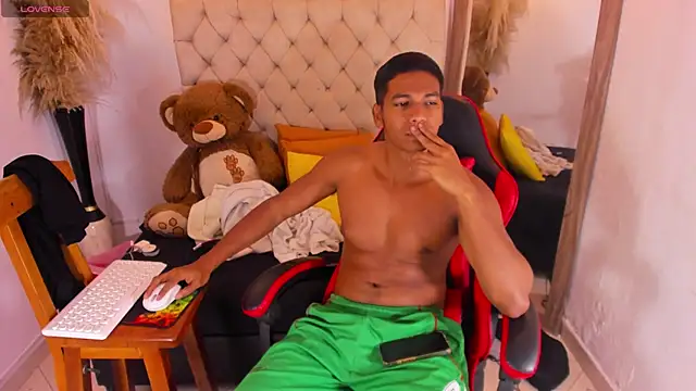 noah_sthone's cam snapshot