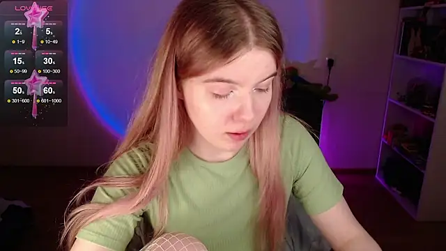 Strawberry_juli's cam snapshot