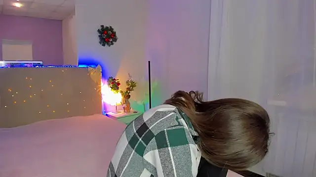 Laura_Leee's cam snapshot