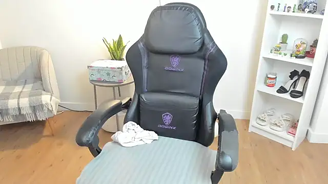 _BellaEvans_'s cam snapshot