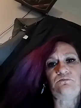 renegade_vyxxen's cam snapshot