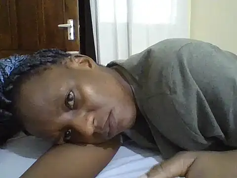 SimplyHer's cam snapshot