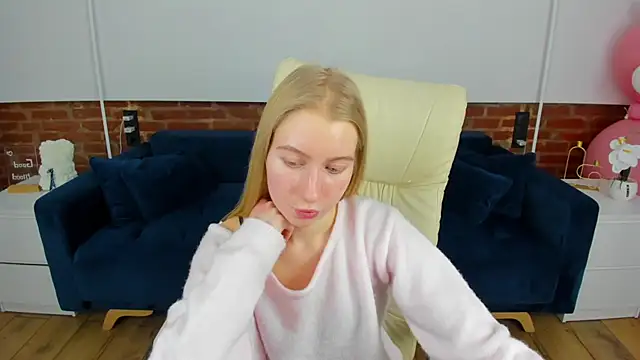 Alina_Blonde's cam snapshot